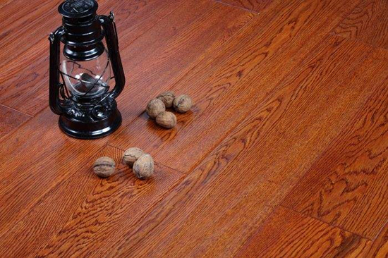 多層實(shí)木地板的質(zhì)量有哪些特殊的地方 多層實(shí)木地板的質(zhì)量有哪些特殊的地方