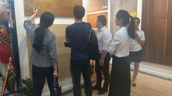 “漢邦地板”工廠旗艦店重裝開業(yè)圓滿成功! “漢邦地板”工廠旗艦店重裝開業(yè)圓滿成功!