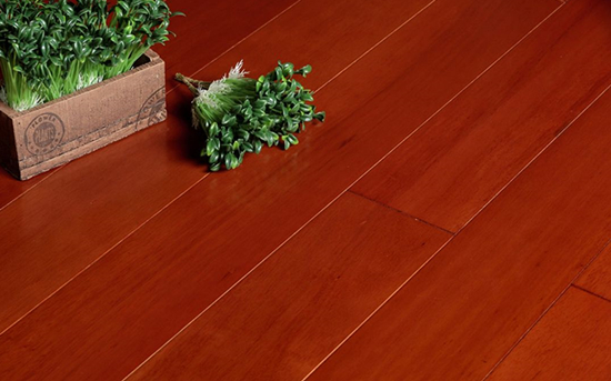 實(shí)木地板怎么區(qū)分真假 實(shí)木地板怎么區(qū)分真假