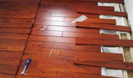 實(shí)木地板怎么區(qū)分真假 實(shí)木地板怎么區(qū)分真假