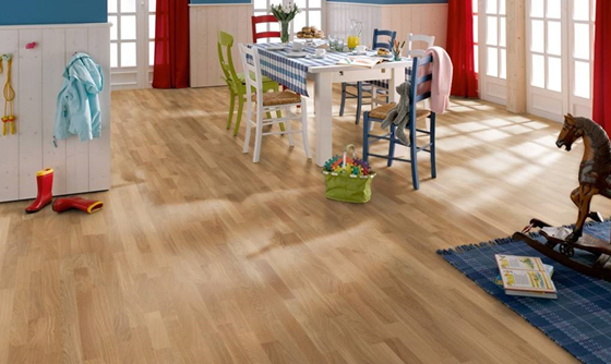 實(shí)木地板在市場(chǎng)上供不應(yīng)求 實(shí)木地板在市場(chǎng)上供不應(yīng)求